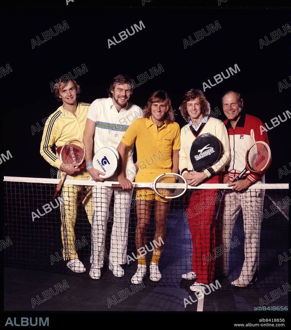1975 Davis Cup-laget. Birger Andersson, Ove Bengtson, Björn Borg, Rolf Norberg och Lennart Bergelin efter den historiska Davis Cup-triumfen. FOTO : JACOB FORSELL CODE: 14. COPYRIGHT SCANPIX SWEDEN.