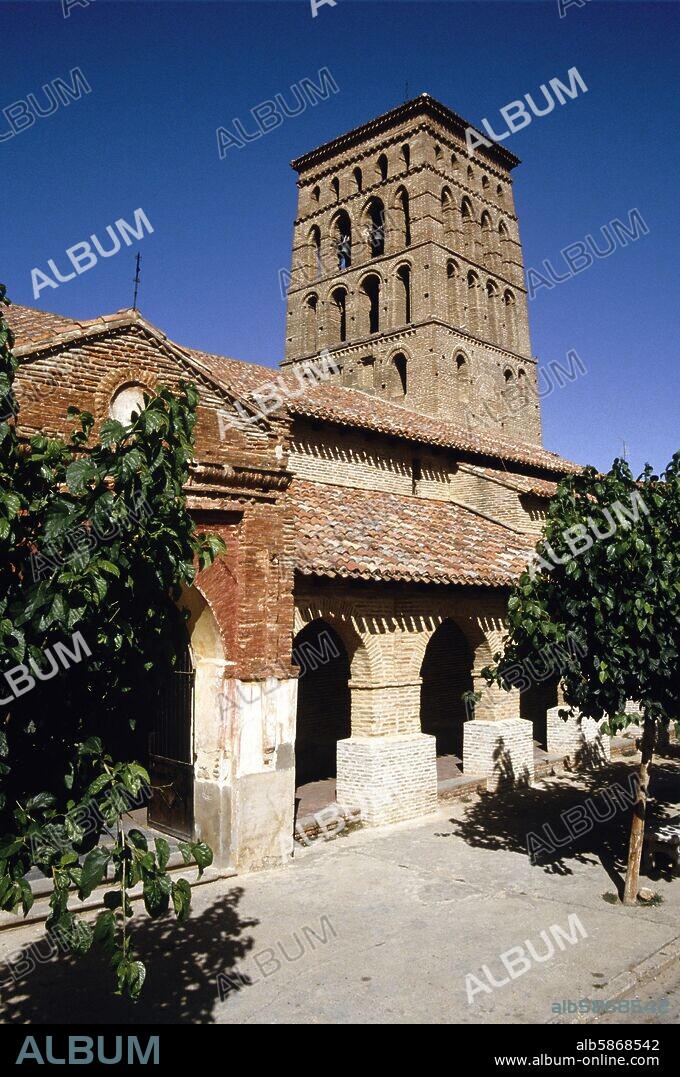Sahagún, Iglesia de San Lorenzo (arquitectura mudéjar); Camino de Santiago.