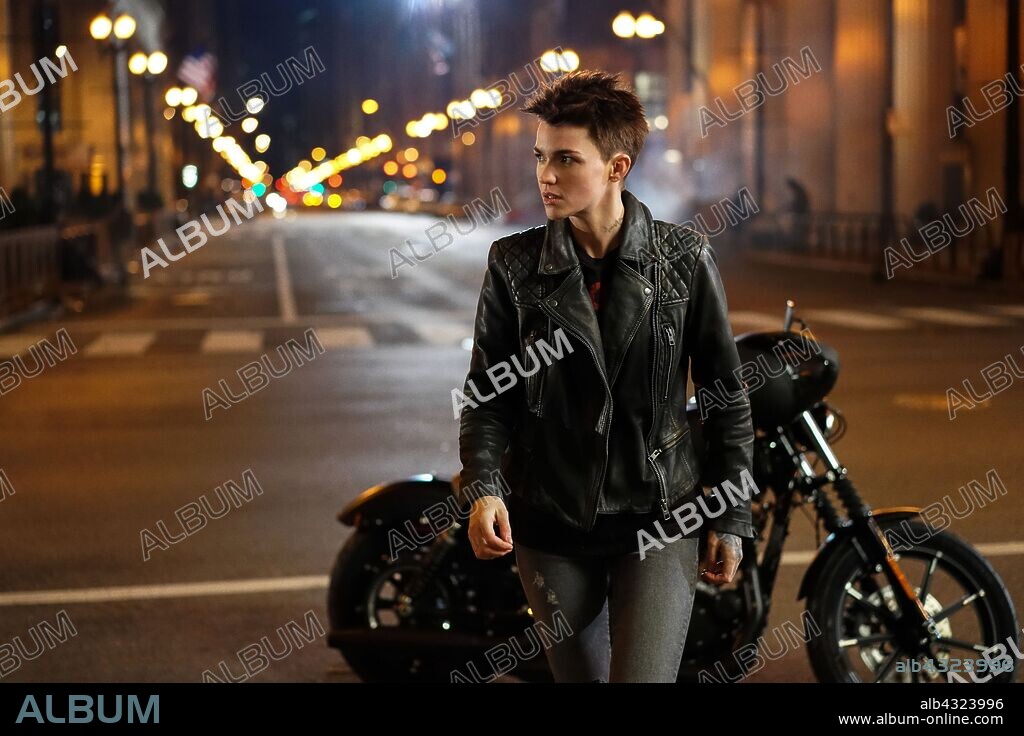 RUBY ROSE in BATWOMAN, 2019, unter der Regie von CAROLINE DRIES. Copyright DC ENTERTAINMENT/WARNER BROS.