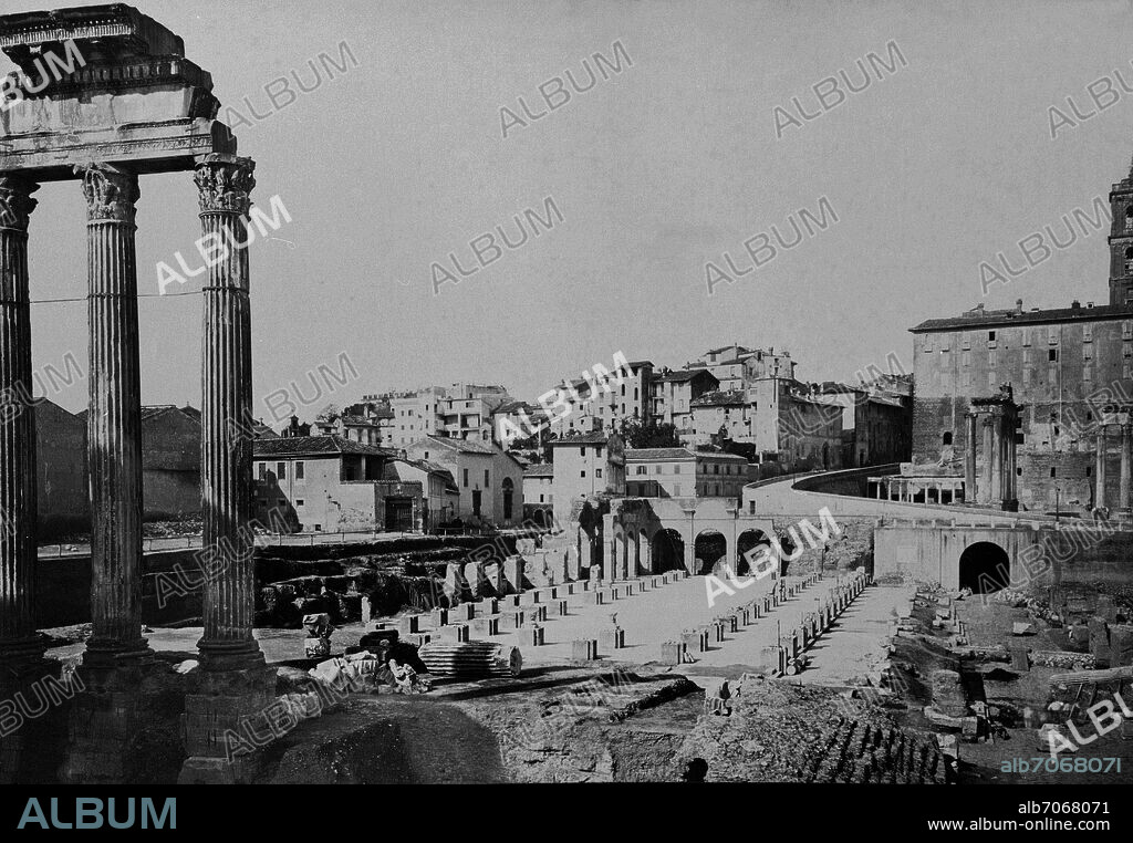RUINAS DEL TEMPLO DE CASTOR Y POLUX EN EL FORO ROMANO - FOTOGRAFIA EN BLANCO Y NEGRO - SIGLO XIX.