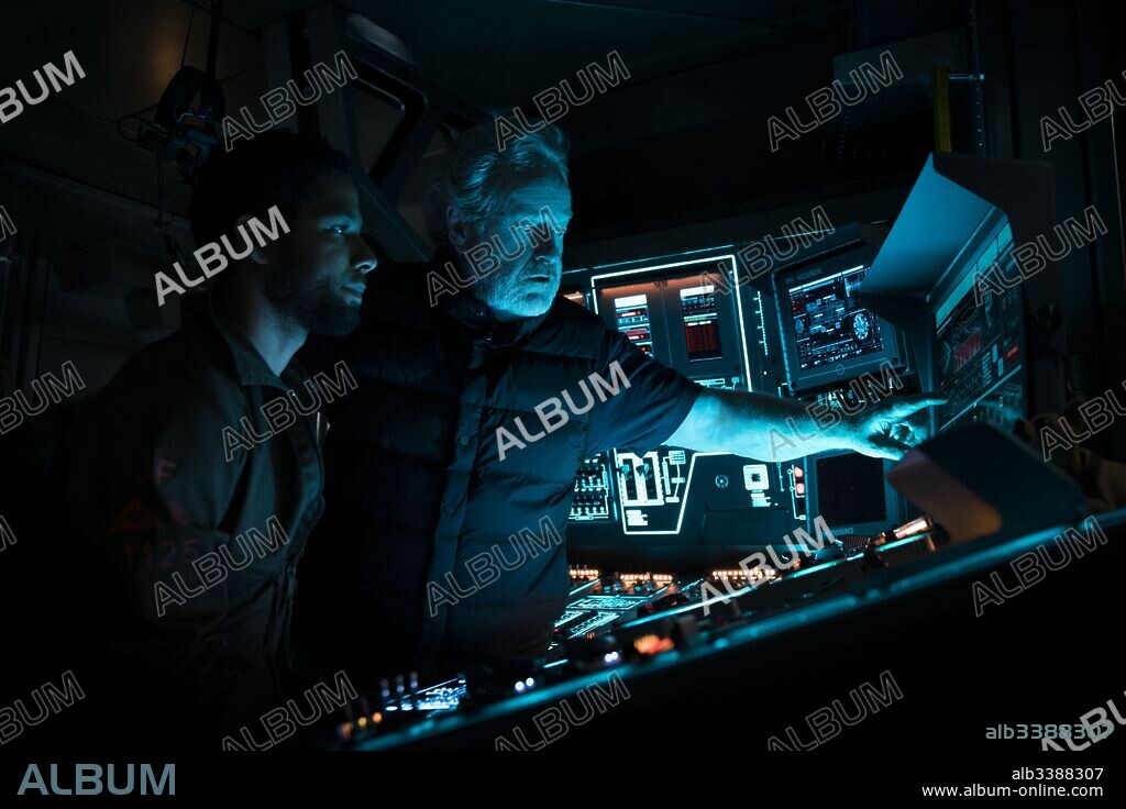 JUSSIE SMOLLETT and RIDLEY SCOTT in ALIEN: COVENANT, 2017, directed by RIDLEY SCOTT. Copyright TWENTIETH CENTURY FOX.