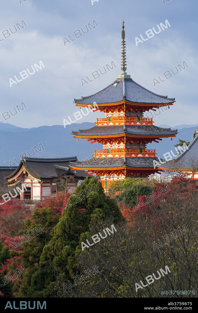 Kiyomizu-dera temple, UNESCO World Heritage Site, Kyoto, Honshu, Japan, Asia.