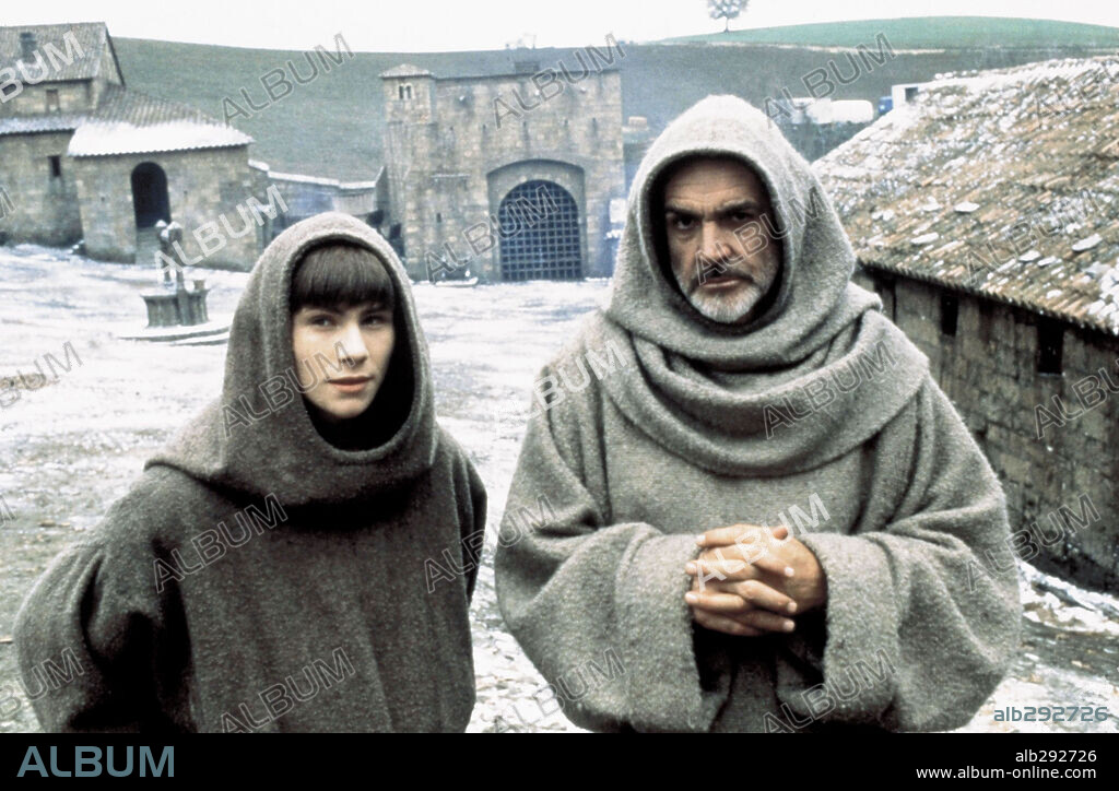 CHRISTIAN SLATER and SEAN CONNERY in THE NAME OF THE ROSE, 1986 (DER NAME DER ROSE), directed by JEAN-JACQUES ANNAUD. Copyright NEUE CONSTANTIN FILM PRODUKTION.