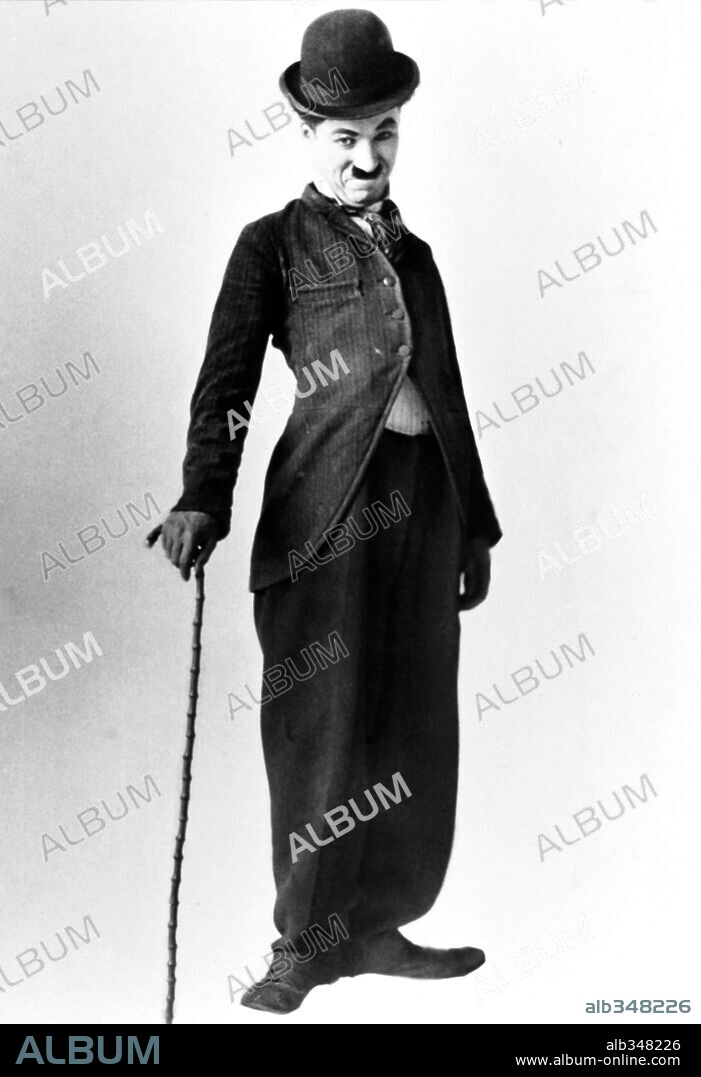 CHARLIE CHAPLIN en CHARLOT, VAGABUNDO, 1915 (THE TRAMP), dirigida por CHARLES CHAPLIN. Copyright ESSENAY.