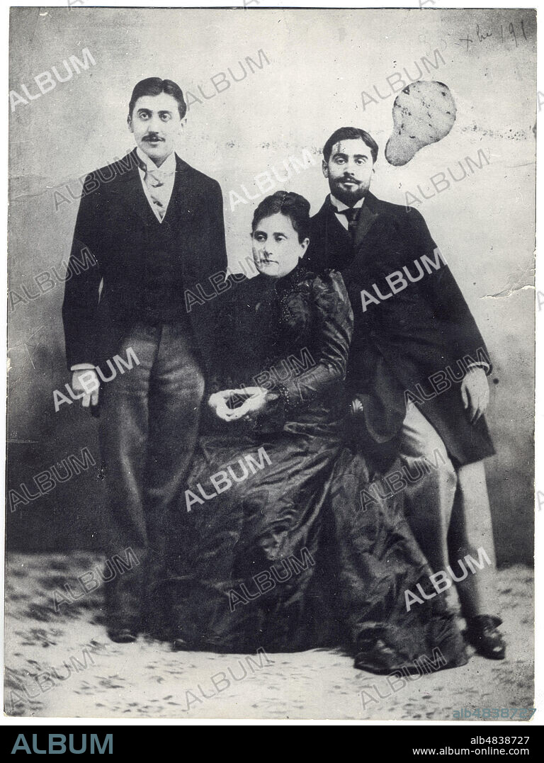 Marcel PROUST, sa mere et son frere, photographie de octobre 1891. Credit: Coll. Kharbine Tapabor.
