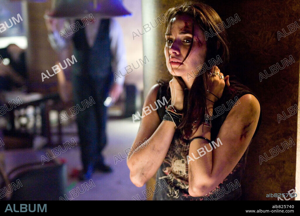 JACINDA BARRETT dans POSEIDON, 2006, réalisé par WOLFGANG PETERSEN. Copyright WARNER BROS.