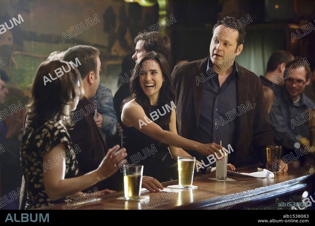 JENNIFER CONNELLY, KEVIN JAMES and VINCE VAUGHN in THE DILEMMA, 2011, directed by RON HOWARD. Copyright IMAGINE ENTERTAINMENT.