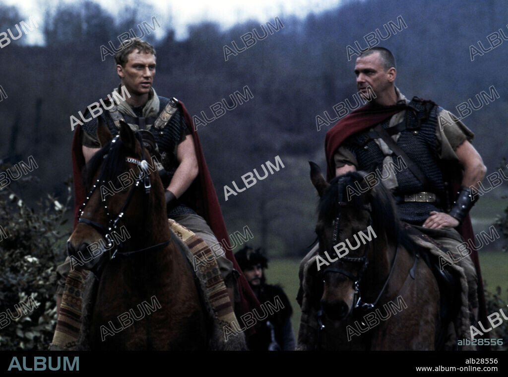 KEVIN McKIDD y RAY STEVENSON en ROMA-TV, 2005 (ROME-TV), dirigida por MICHAEL APTED. Copyright HBO / BICIOCCHI, FRANCO.