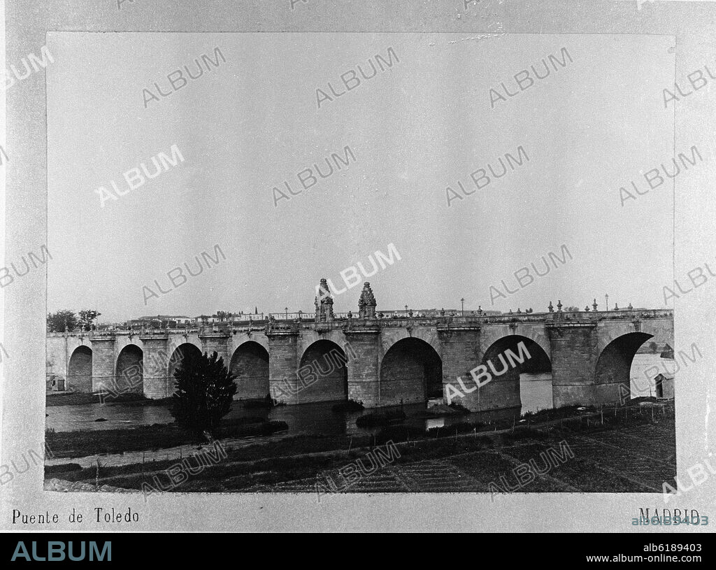 PEDRO DE RIBERA (1683-1742). PUENTE SOBRE EL RIO MANZANARES - 1732 - BARROCO ESPAÑOL -FOTOGRAFIA EN BLANCO Y NEGRO - SIGLO XX.