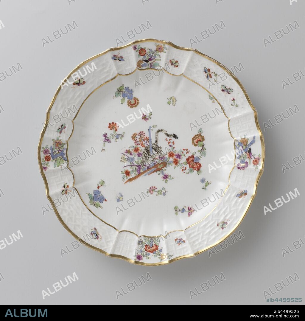 Round plate, multi-colored with a Kakiemon decor, Round plate of painted porcelain. The plate is ribbed and has a scalloped edge. The plate is painted with a tiger that is wrapped around a blue bamboo stalk among flowers, scattered Indian Blumen, butterflies and branches on which birds. The border is decorated with the 'Altbrandenstein' pattern. The sign is marked., Meissener Porzellan Manufaktur, Meissen, c. 1740 - c. 1745, porcelain (material), d 24.0 cm h 3.5 cm.