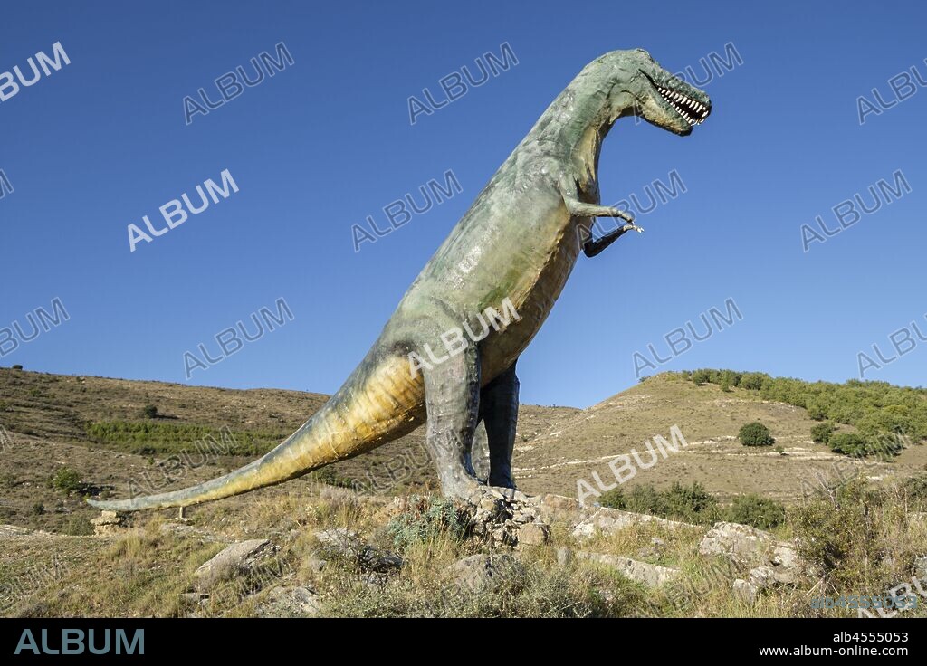 Tarbosaurio, Tarbosaurus bataar, reproduccion a tamaño natural, yacimiento de Valdecevillo, Enciso, La Rioja , Spain, Europe.