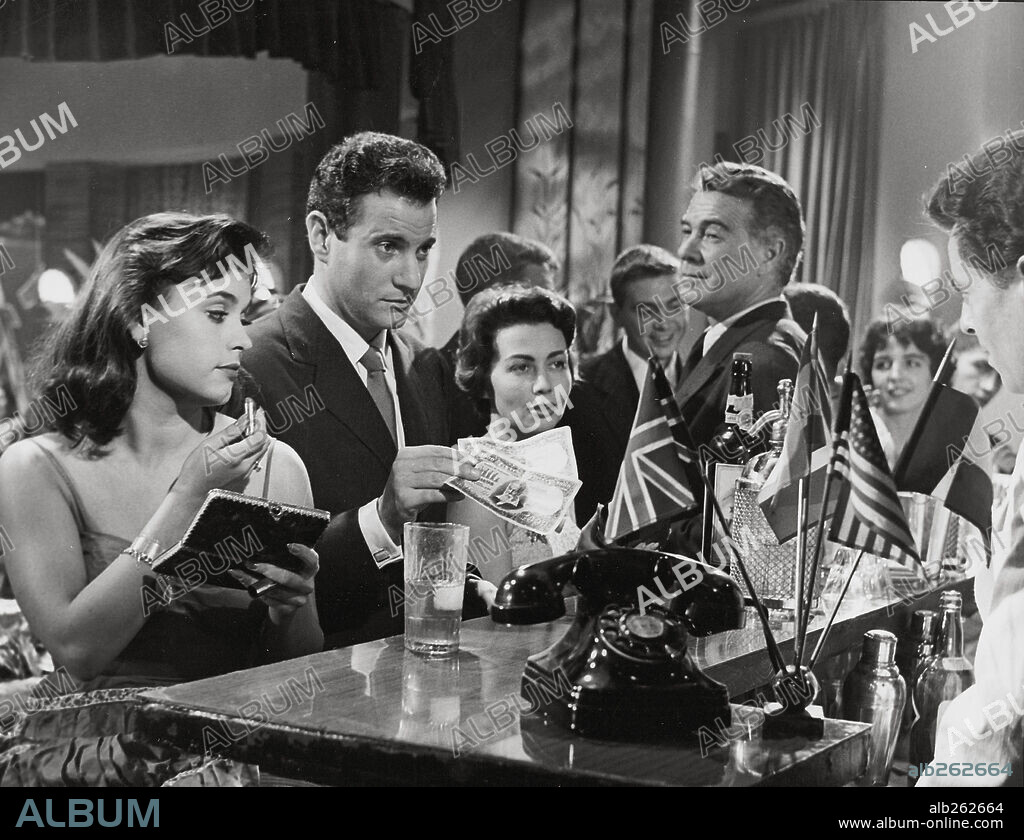 ARTURO FERNANDEZ en UN VASO DE WHISKY, 1958.