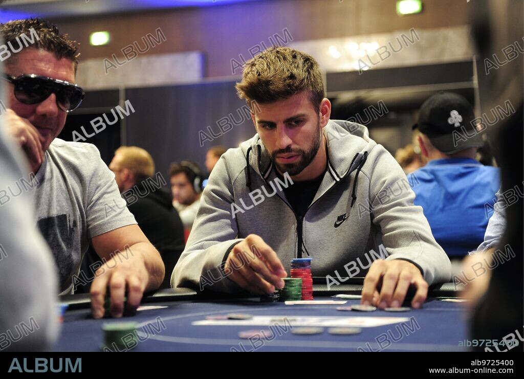 Barcelona. 09/02/2013. The former FC Barcelona and Real Madrid player Ronaldo has participated in a Poker game at the Barcelona casino. Gerard Pique Photos Ines Baucells. Archdc Ines Baucells.