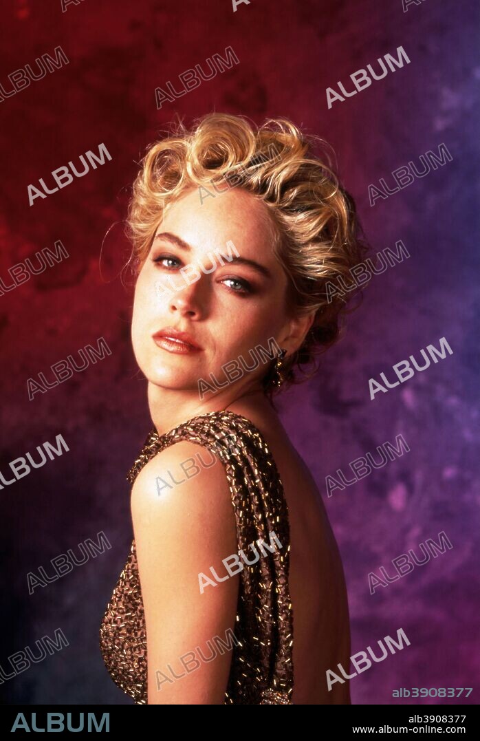 SHARON STONE in BASIC INSTINCT, 1992, directed by PAUL VERHOEVEN. Copyright TRI STAR PICTURES.