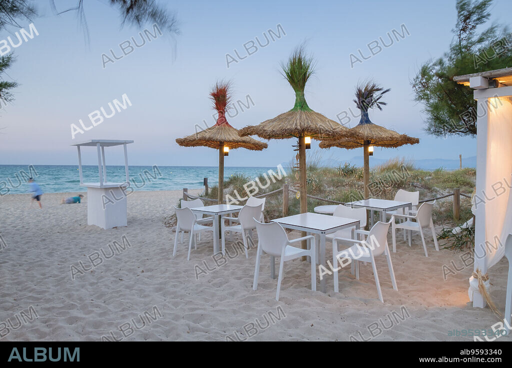 chiringuito de playa, La Ponderosa, casetas des Capellans, Can Picafort, bahia de Alcudia, Mallorca, balearic islands, spain, europe.