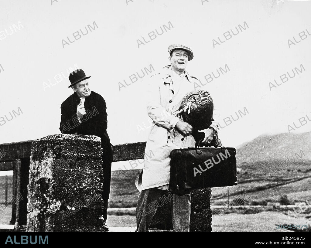 BARRY FITZGERALD y JOHN WAYNE en EL HOMBRE TRANQUILO, 1952 (THE QUIET MAN), dirigida por JOHN FORD. Copyright REPUBLIC PICTURES.