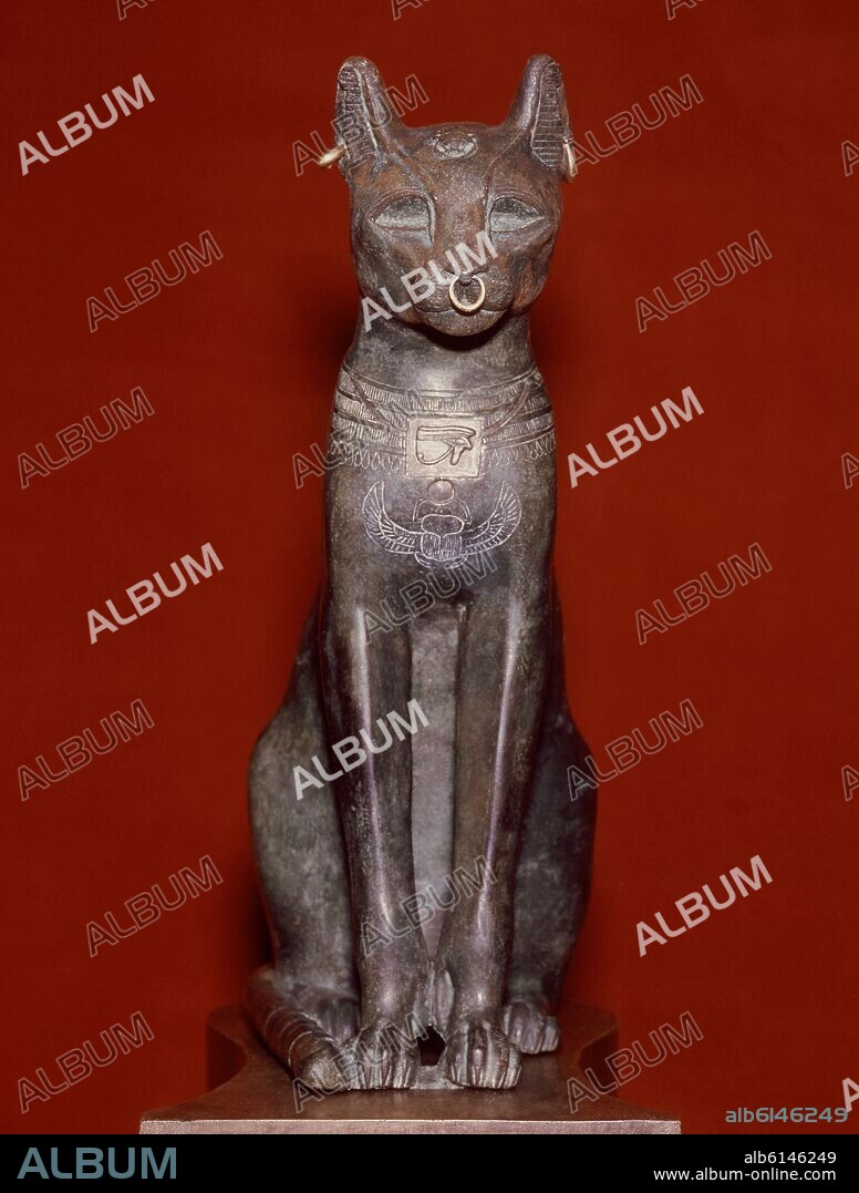 LA DIOSA DEL DELTA DEL NILO BASTET (GATA) - ESTATUA CONOCIDA COMO EL GATO DE GAYER-ANDERSON - 600 AC - ARTE EGIPCIO.