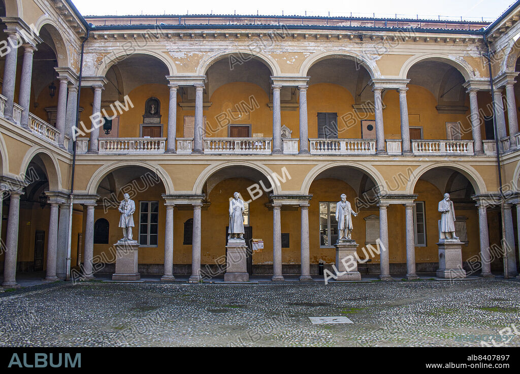 Pavia, Lombardy, Italy, Europe. Pavia University (Università degli Studi di Pavia) was realized in 1361 by Galeazzo II Visconti is one of the oldest university of the world.. The courtyard.