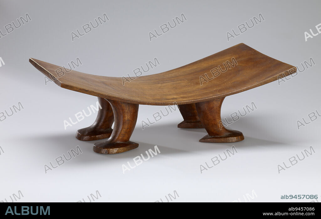 Chief's Stool (no'oanga), 1800-1825, 6 1/8 x 19 1/8 x 9 7/8 in. (15.6 x 48.6 x 25.1 cm), Wood, Cook Islands, 19th century, The royal or chiefly seat called no'oanga would have been used during ceremonies as a symbol of status. The smooth carving and elegant curves of this stool are typical of work done in the Cook Islands. Carefully carved from a single block of wood by the skilled artists of Aitu Island, this type of stool was made for the market and traded throughout the Cook Islands.