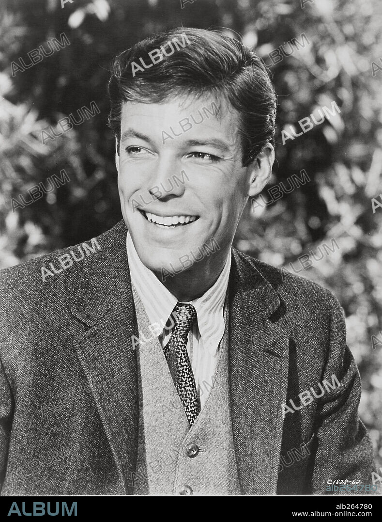 RICHARD CHAMBERLAIN.