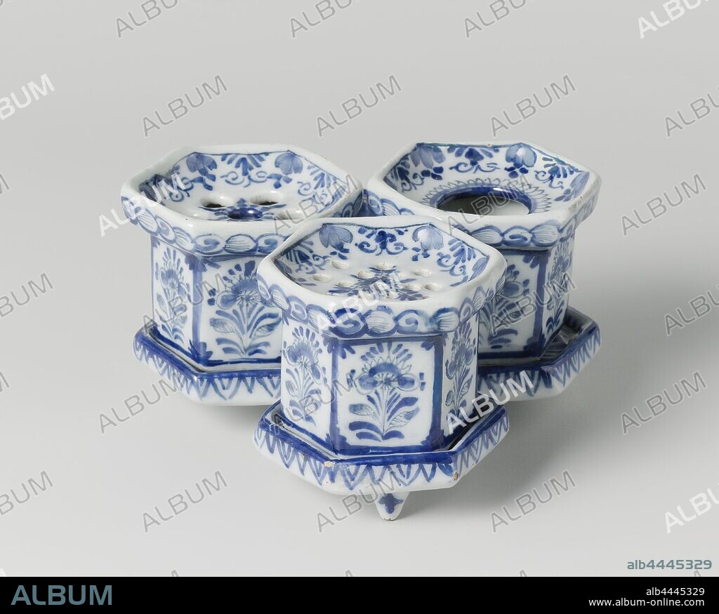 Faience ink set, Delft earthenware ink tube., De Porceleijne Schotel, Delft, c. 1760 - c. 1780, h 5.0 cm × d 7.0 cm.