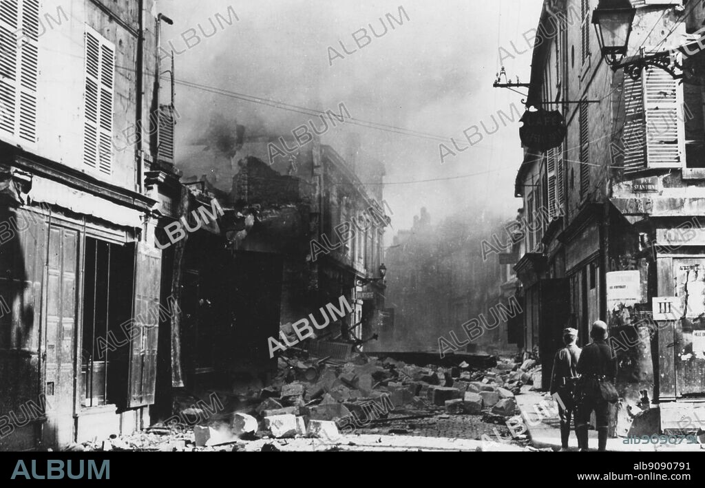 WW1: Battle of Soissons and Rheims. Smouldering ruins in Soissons, which was captured by the Germans 0n 29th May 1918.