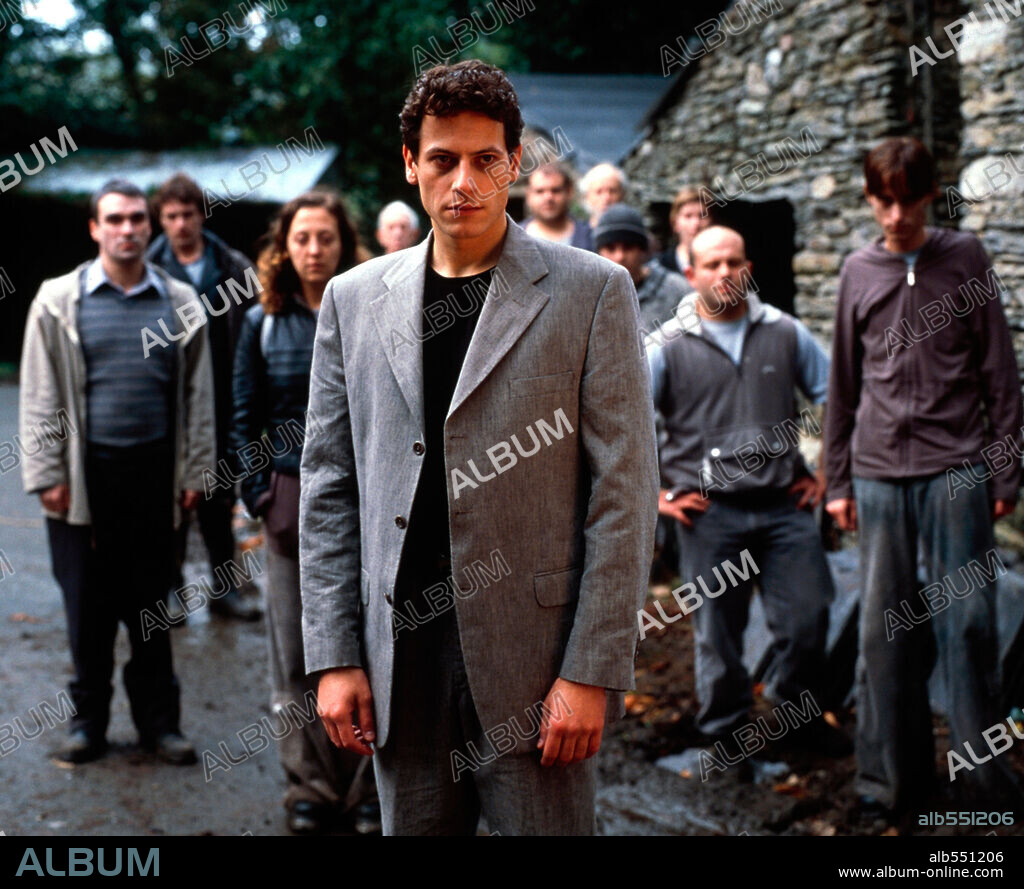 IOAN GRUFFUDD en VISITANTES, 2002 (THE GATHERING), dirigida por BRIAN GILBERT. Copyright SAMUEL PRODUCTIONS/GRANADA FILMS/HELKON SK/ISLE OF MAN FILM.
