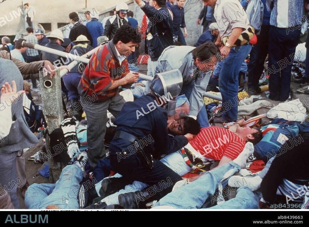 ©SCANPIX SWEDEN, 1985.. Fotbollsbråk på Heyselstadion i Bryssel.. Under europacupfinalen mellan Liverpool och Juventus omkommer 38 människor i våldsamma kravaller.. Foto: Scanpix. Code: 20360.