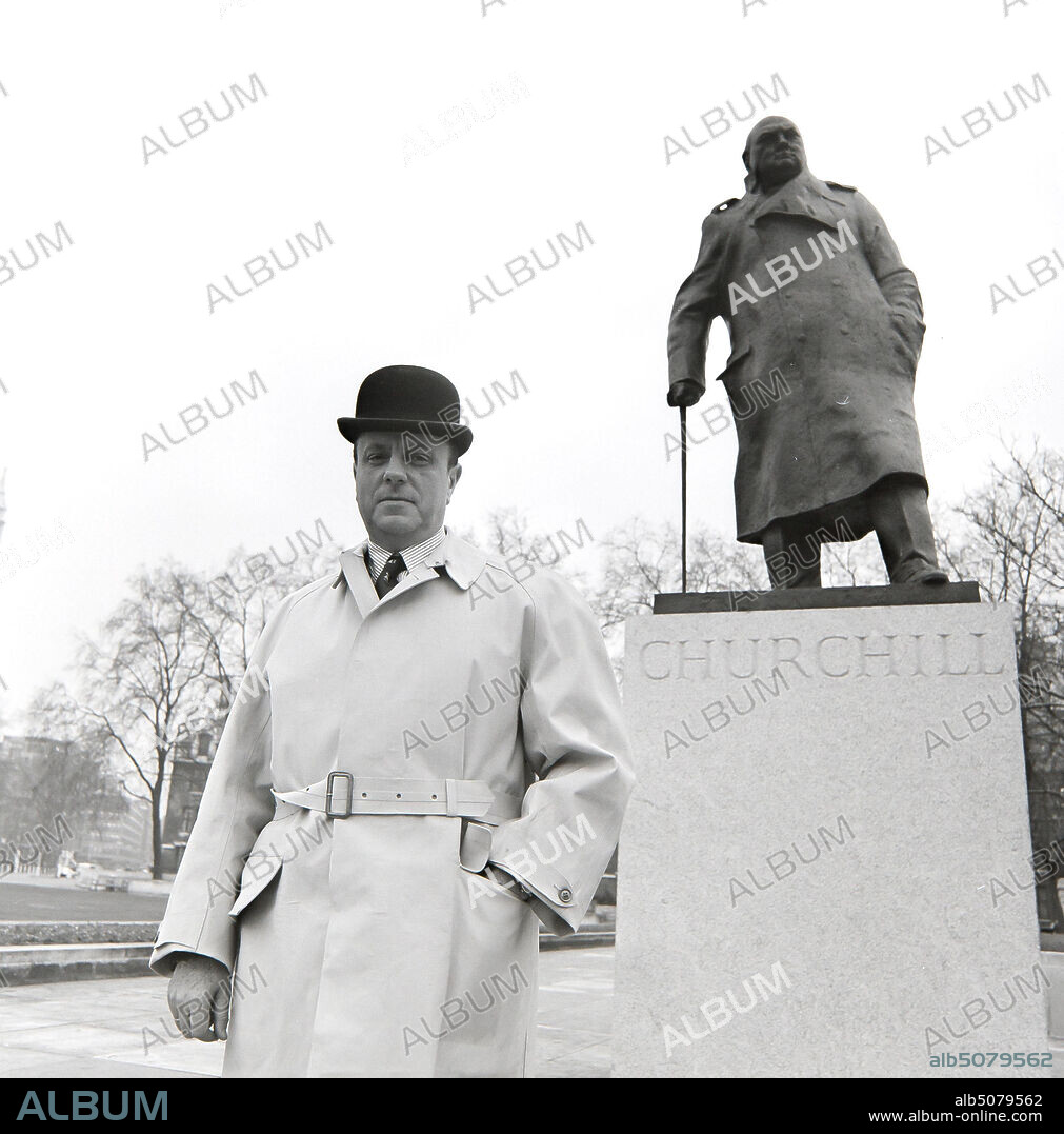 El político Manuel Fraga Iribarne en Londres, año 1975.