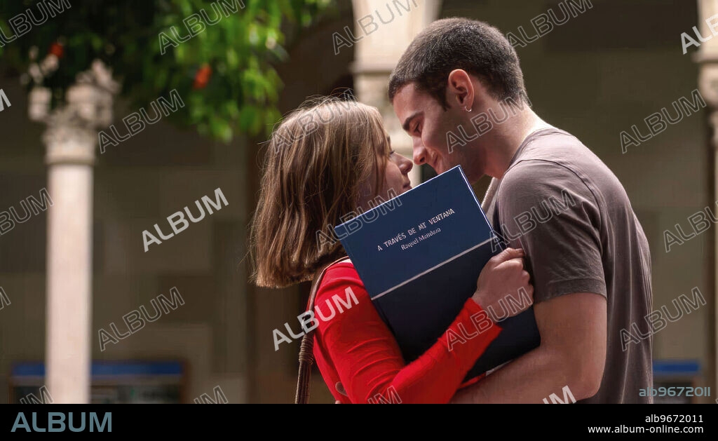 CLARA GALLE et JULIO PEÑA dans A TRAVES DEL MAR, 2023, réalisé par MARÇAL FORES. Copyright NOSTROMO PICTURES.