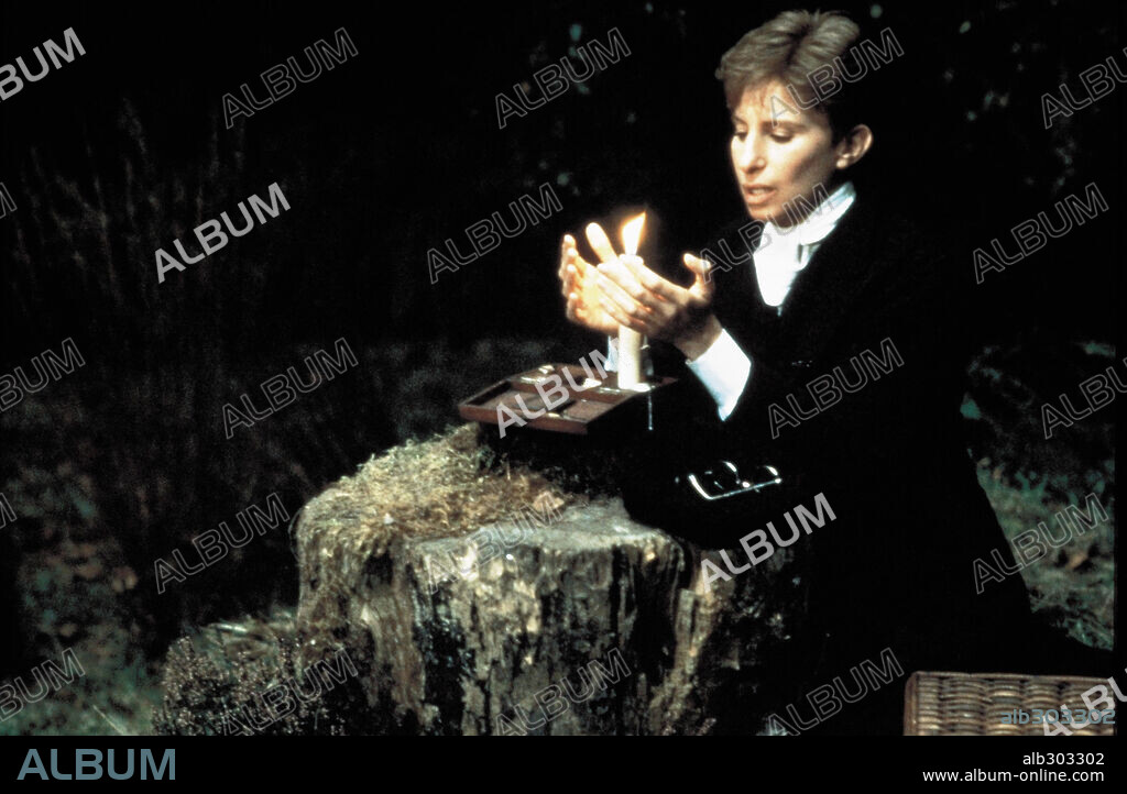 BARBRA STREISAND in YENTL (1983), unter der Regie von BARBRA STREISAND und HARRY D'ABBADIE D'ARRAST. Copyright M.G.M/UNITED ARTIST.