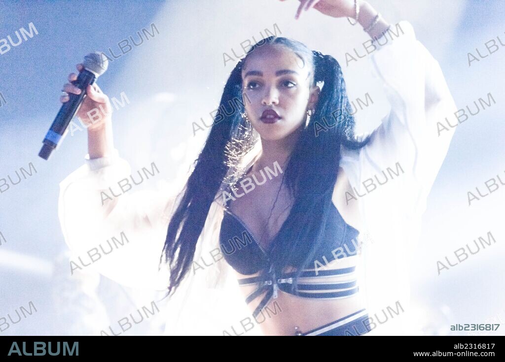 May 30, 2014 - Barcelona, Catalonia, Spain - Barcelona, Spain. FKA Twigs performing live at Primavera Sound festival. In this picture - FKA Twigs (real name Tahliah Barnett). FKA Twigs is a British R&B musician and dancer. FKA stands for Formerly Known As. Her second EP was rated 8/10 by Pitchfork & she was nominated by BBC's Sound of 2014 prize, and was chosen by Spotify for their Spotlight on 2014 list. Primavera Sound, or simply Primavera, is an annual music festival that takes place in Barcelona, Spain in late May/June within the Parc del Frum leisure site. Photo credit : Richard Isaac/LNP. 30/05/2014