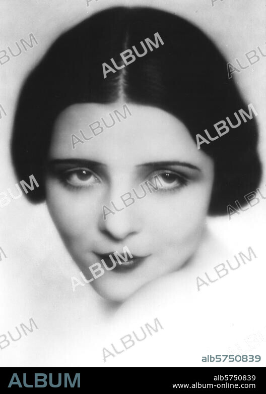 Mannheim, Lucie Actress, Berlin 30.04.1899 - Braunlage 18.07.1976. Portrait photograph, undated.