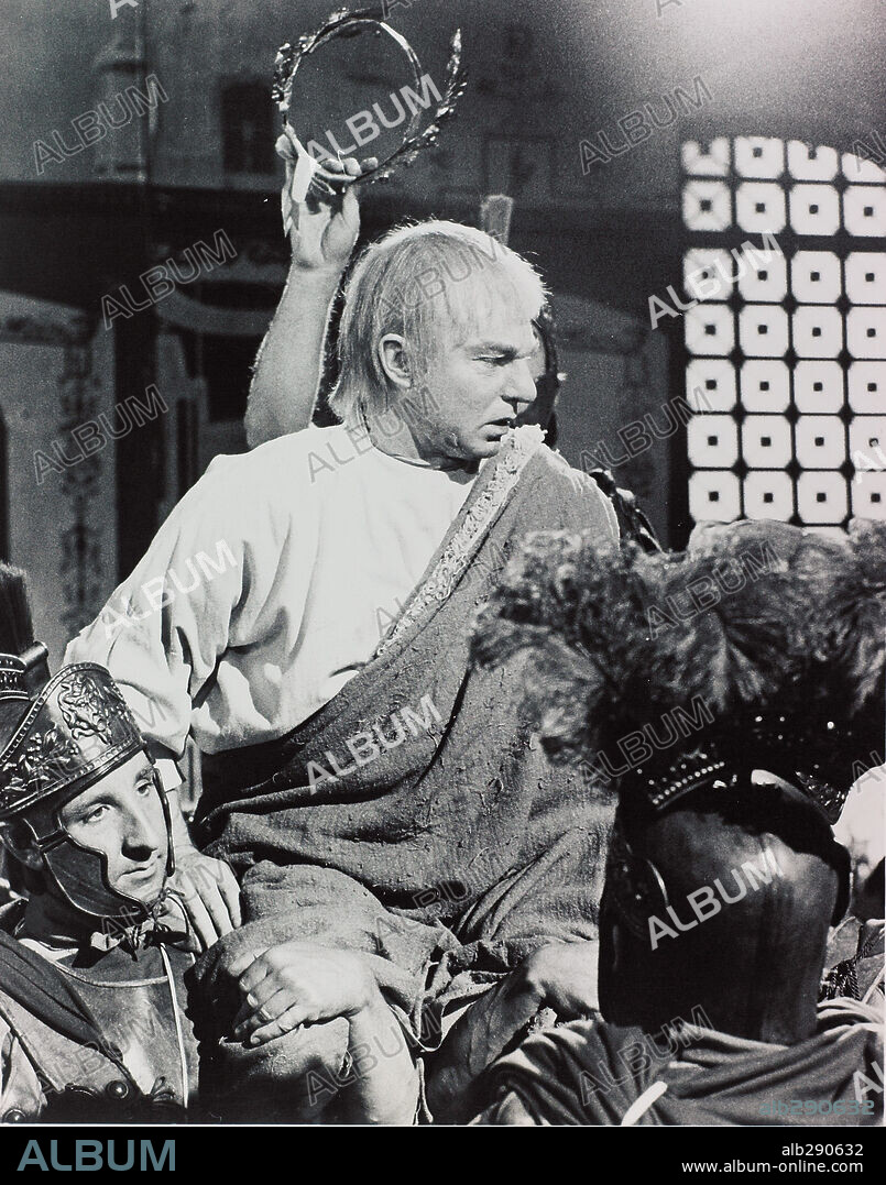 DEREK JACOBI in I, CLAUDIUS-TV, 1976. Copyright BBC/LONDON FILM PRODUCTIONS.