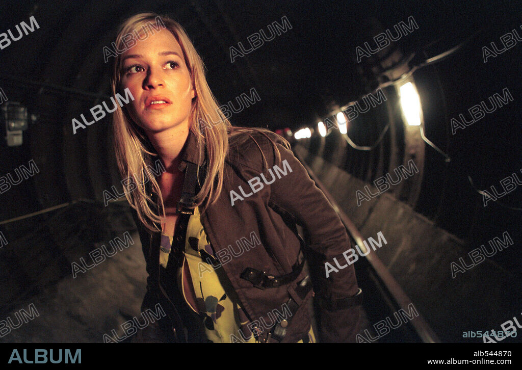 FRANKA POTENTE in CREEP, 2004, directed by CHRISTOPHER SMITH. Copyright DAN FILMS/ZARO FILMS GMBH.