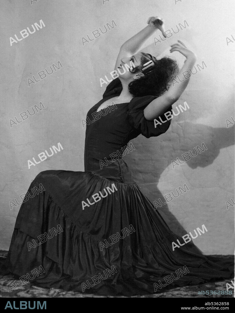 LOPEZ , PILAR. BAILARINA ESPAÑOLA . SAN SEBASTIAN 1912 -2008.