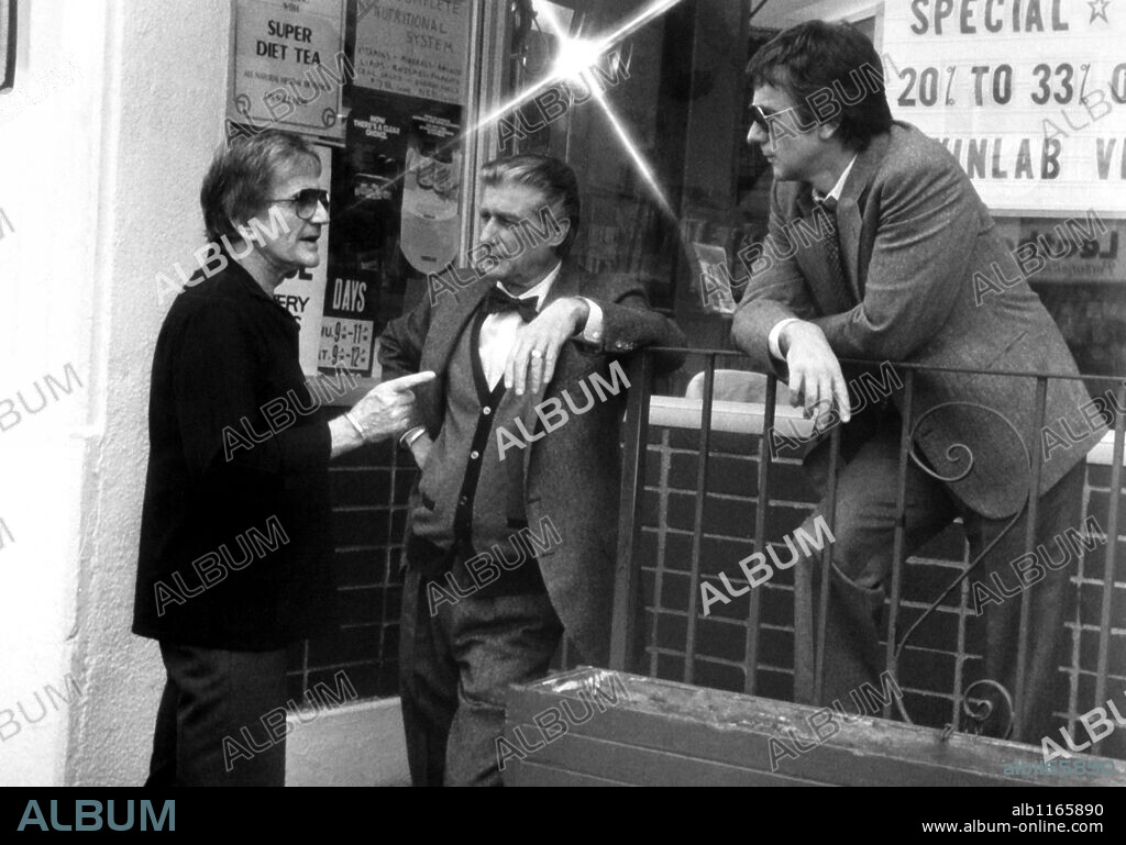 BLAKE EDWARDS, DUDLEY MOORE and RICHARD MULLIGAN in MICKI & MAUDE, 1984, directed by BLAKE EDWARDS. Copyright COLUMBIA PICTURES.