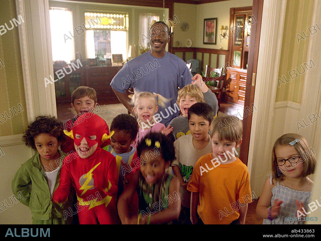 EDDIE MURPHY en PAPÁ CANGURO, 2003 (DADDY DAY CARE), dirigida por STEVE CARR. Copyright 20TH CENTURY FOX / McBROOM, BRUCE.
