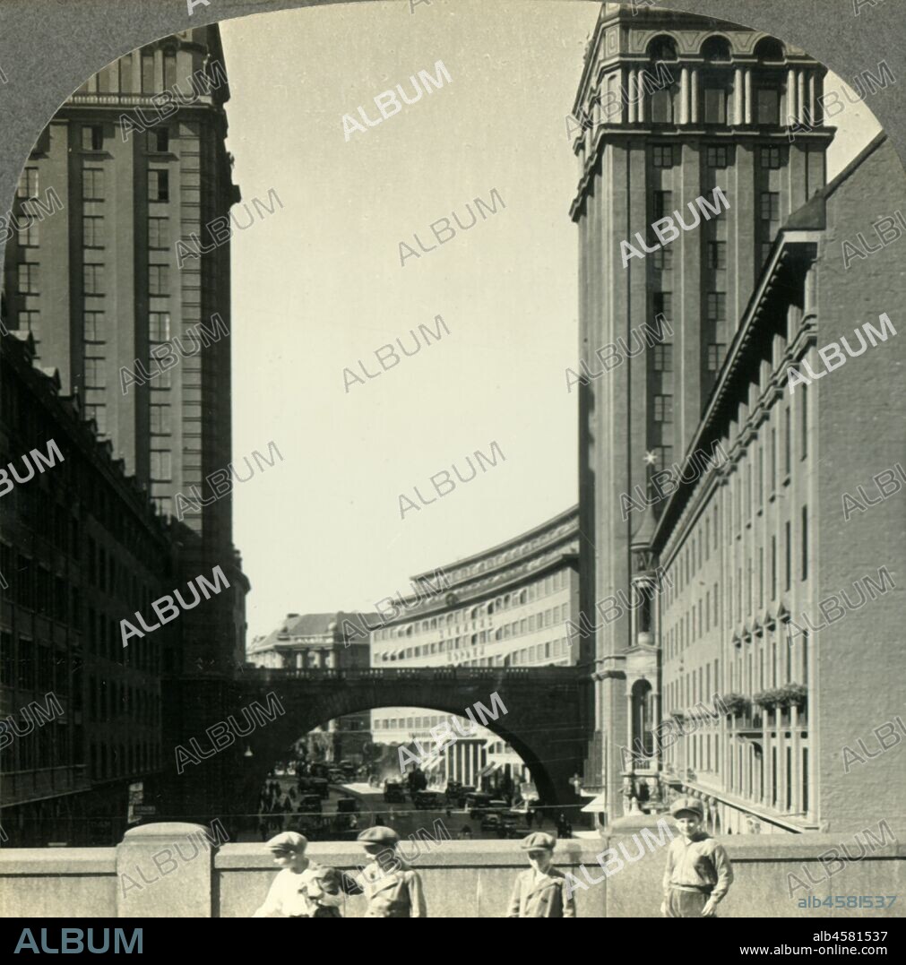 Architecture in the 20th Century | Coffee Table Book TASCHEN