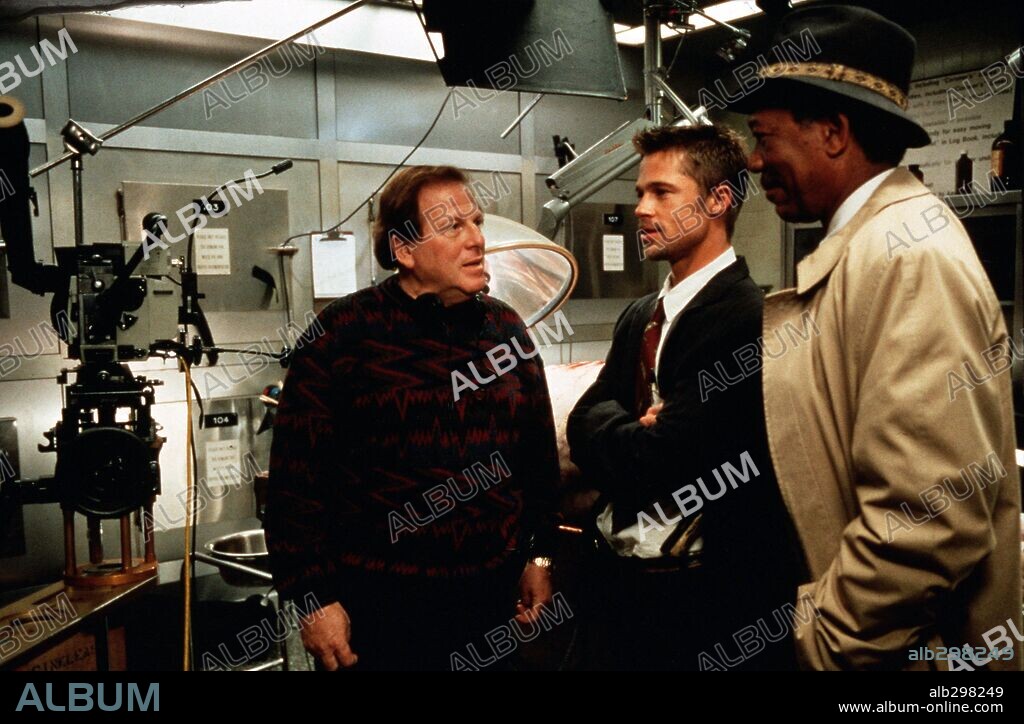 BRAD PITT y MORGAN FREEMAN en SEVEN, 1995, dirigida por DAVID FINCHER. Copyright NEW LINE CINEMA / SOREL, PETER.