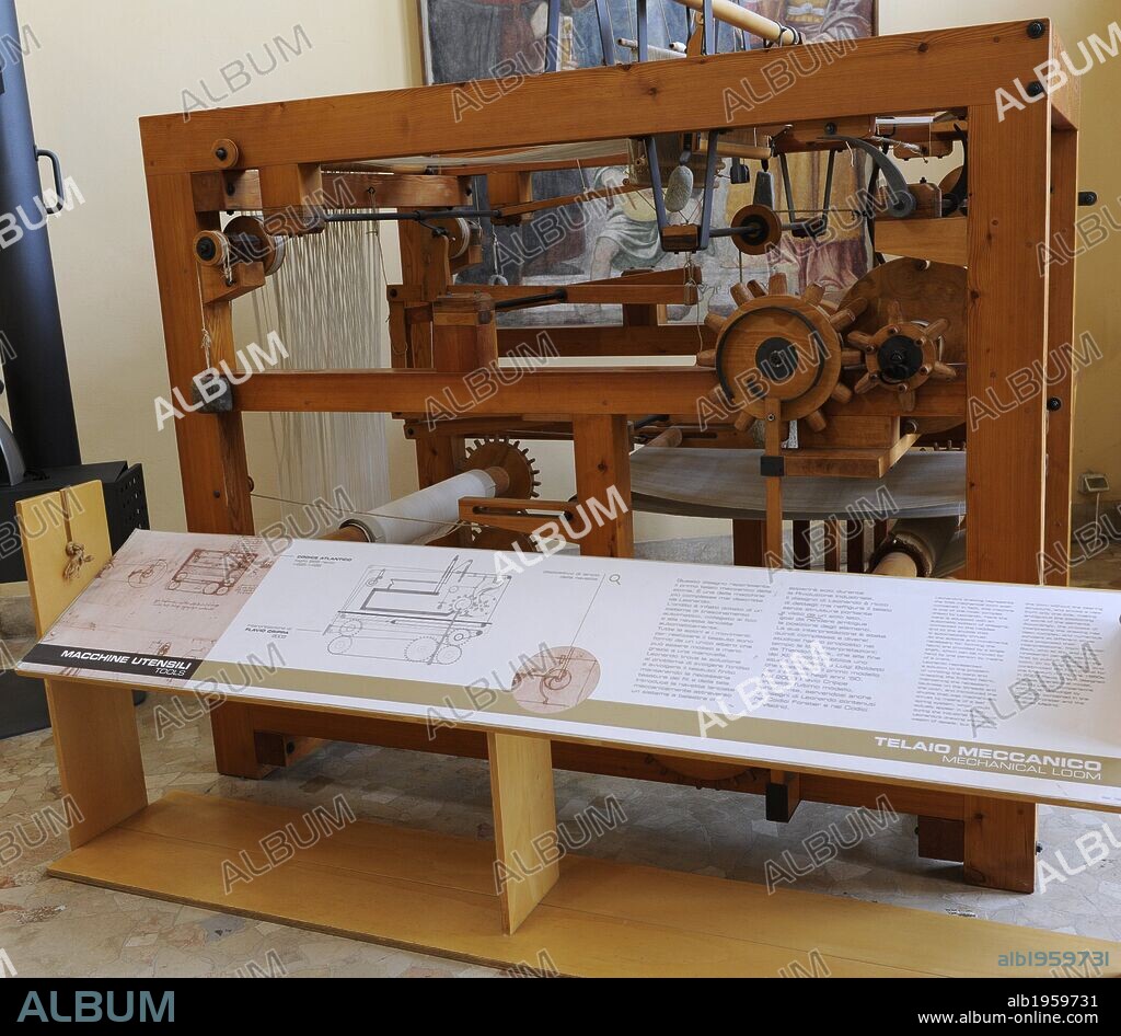 Tecnología Renacimiento. Artilúgio proyectado y diseñado por Leonardo Da Vinci (S. XV). Maqueta de un TELAR MECANICO. Leonardo hizo muchos estudios relacionados con maquinarias de hilado y tejido. Se dibuja un telar automático en el que todos los movimientos para la creación de una pieza de tela son suministrados por un solo eje movido por una manivela. 1495-1496. Museo Nacional de la Ciencia y Tecnología Leonardo Da Vinci. Milán. Italia.