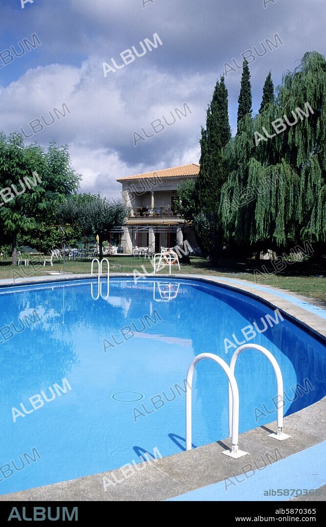 Verín, Parador Nacional Turismo, piscina.