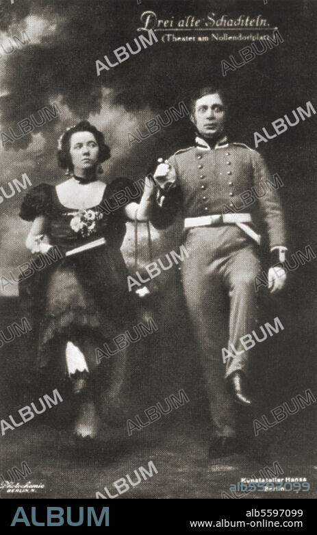 Kollo, Walter, Operettenkomponist, 1878 - 1940. Szenenbild aus der Aufführung "Drei alte Schachteln" mit Claire Waldoff, am Theater am Nollendorfplatz. Foto, 1918.