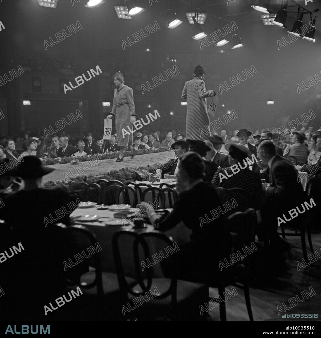 Models presenting the latest fashion at an ADEFA fashion show, Germany 1930s.