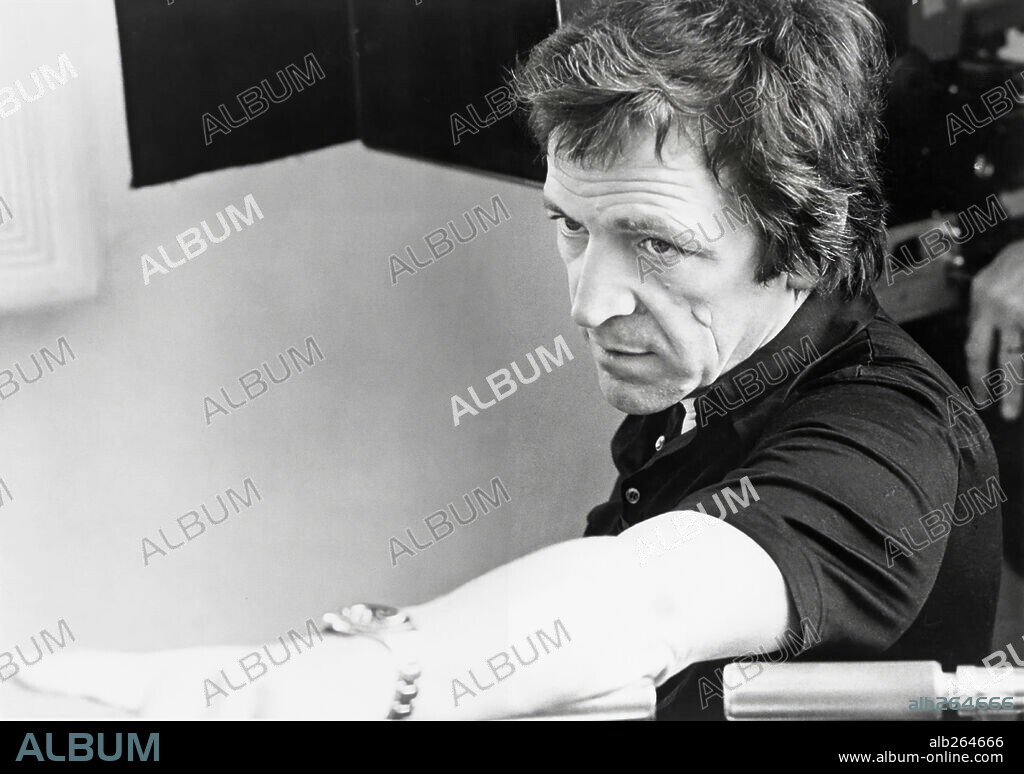 CONSTANTIN COSTA-GAVRAS dans MISSING, 1982, réalisé par CONSTANTIN COSTA-GAVRAS. Copyright POLYGRAM/UNIVERSAL.