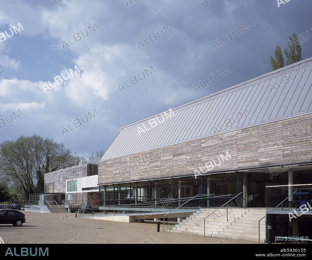 RIVER & ROWING MUSEUM (1997) RIVER & ROWING MUSEUM, HENLEY-ON-THAMES. DAVID CHIPPERFIELD ARCHITECTS. APRIL 1999. Main entrance elevation oblique.