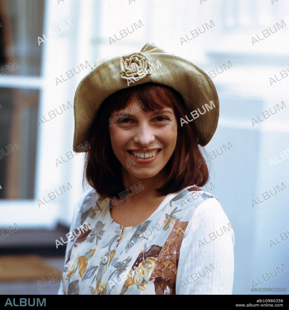 Portraits of the actress Stephanie Philipp at the press conference for the Rosamunde Pilcher film adaptation, Germany 1994.