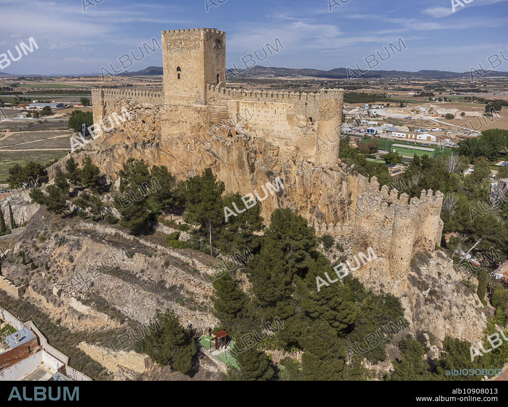 Almansa Castle, National Historical-Artistic Monument, 14th century on Almohad remains, Almansa, Albacete province, Castilla-La Mancha, Spain.
