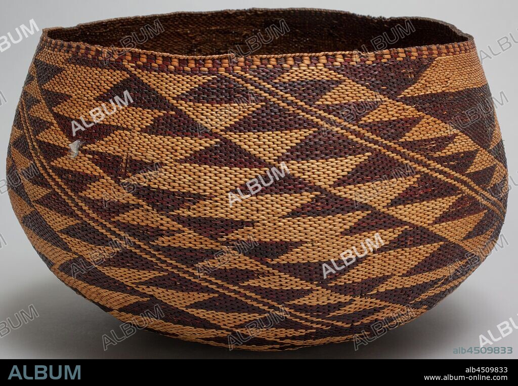Pomo, Native American, Basket, between late 19th and early 20th century, bulrush, sedge, and willow, Overall: 7 5/8 × 11 1/4 inches (19.4 × 28.6 cm).