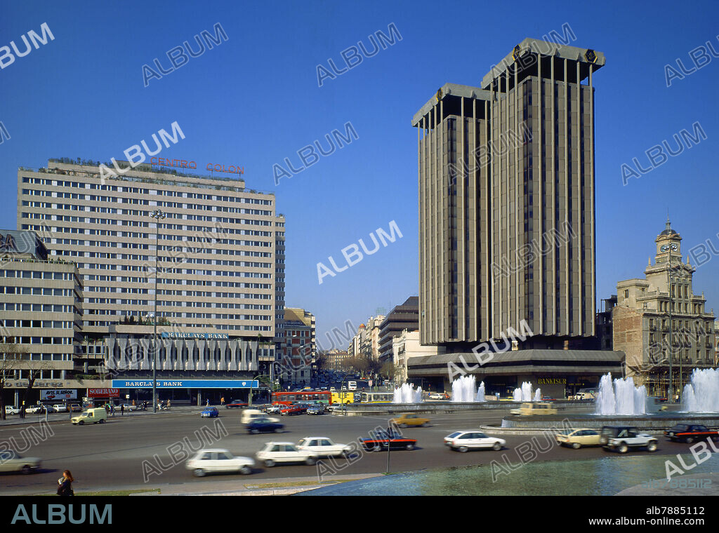 PLAZA COLON CON LAS TORRES DE COLON EL EDIFICIO CENTRO COLON Y RUMASA - FOTO AÑOS 80.